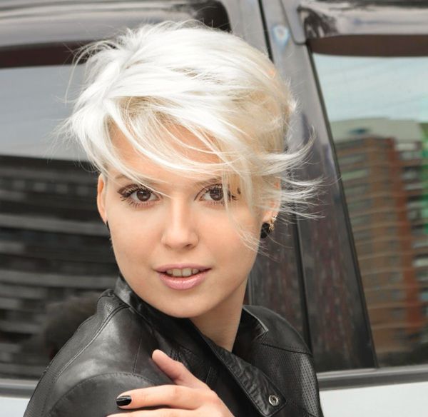 Pixie cut with volume haircut