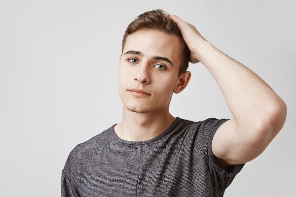 Reife Haarlinie 4