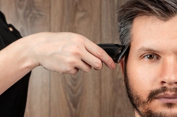 Tipps zum Haarschnitt nach einer Haartransplantation
